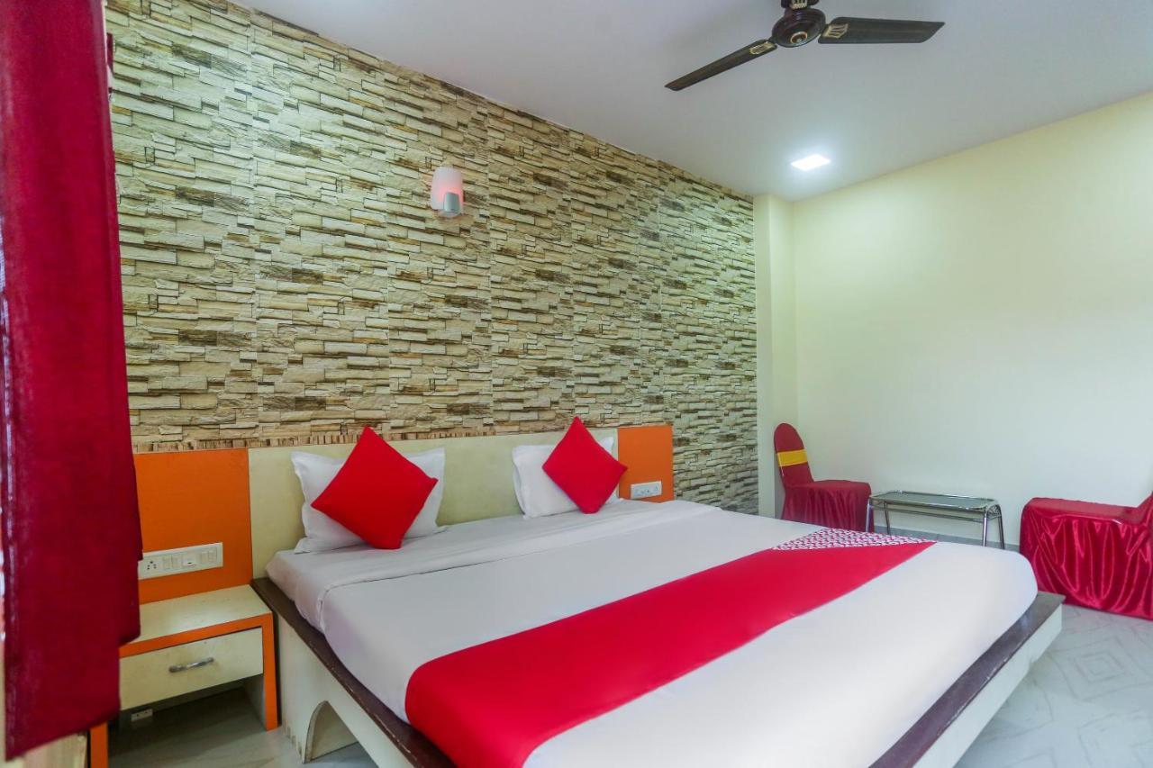 Oyo 60771 New Puri Hotel Eksteriør bilde