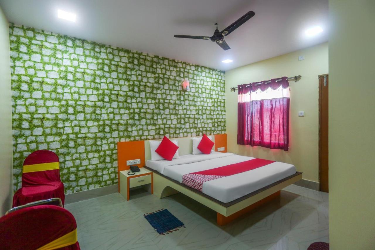 Oyo 60771 New Puri Hotel Eksteriør bilde