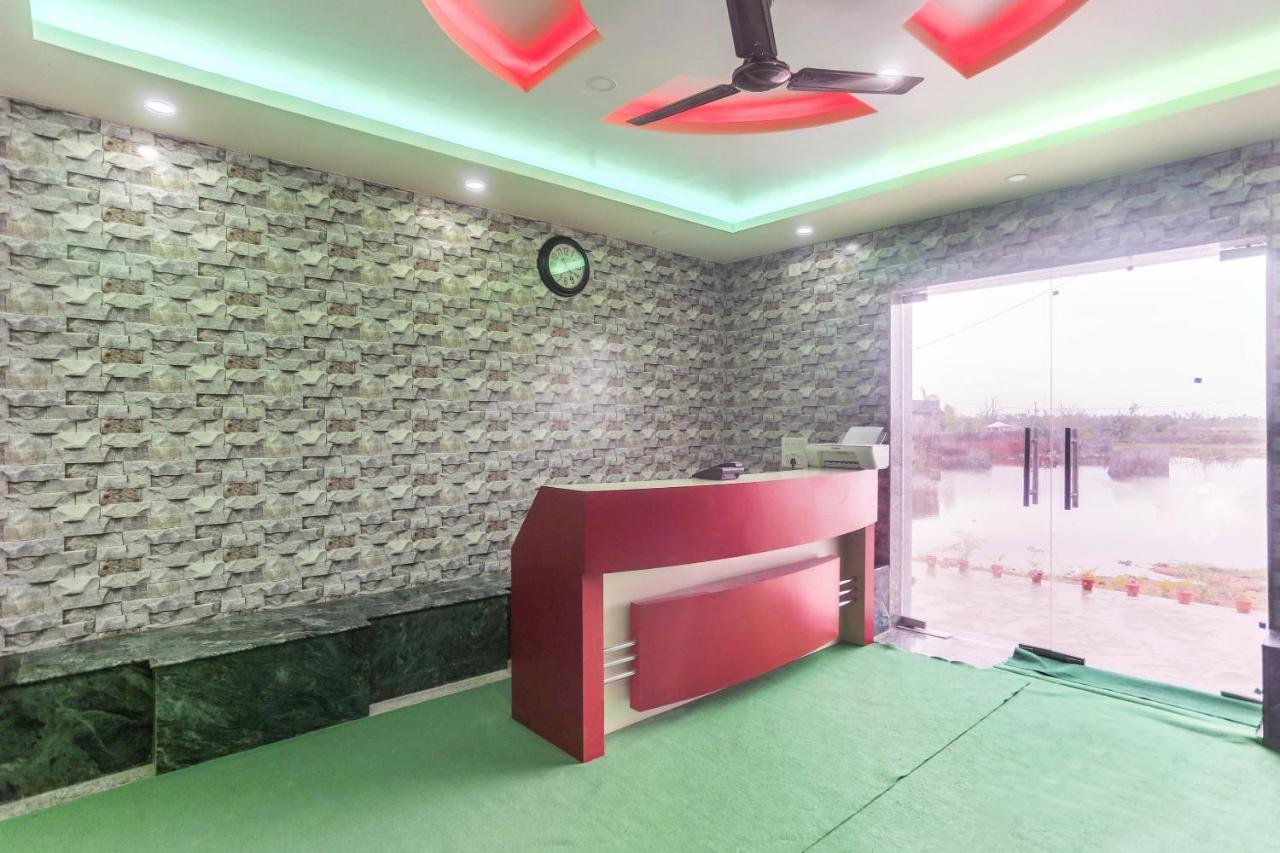 Oyo 60771 New Puri Hotel Eksteriør bilde